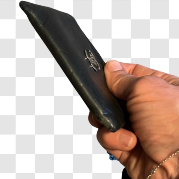 Chanel Black Camellia Embossed Lambskin Card Case. - Picture 5 of 10